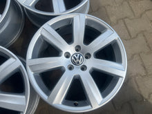 Load image into Gallery viewer, 4x Alufelge 18 Zoll 7.5&quot; 5x112 40ET Glanz Silber 601025AM VW Passat Phaeton