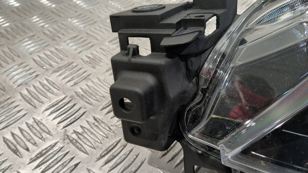 Frontscheinwerfer Mazda 2 Dl D43N-51040 LED Links Scheinwerfer Headlight SCH6034738168vl