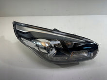 Laden Sie das Bild in den Galerie-Viewer, Frontscheinwerfer Kia Carens I Xenon Rechts Scheinwerfer Headlight SCH2973564712zq