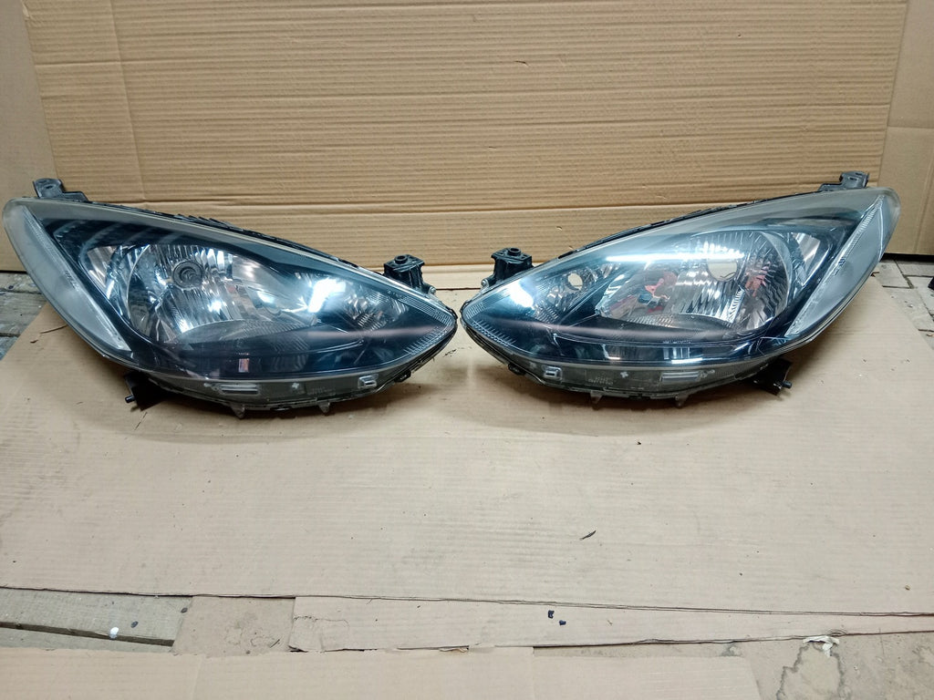 Frontscheinwerfer Mazda II Ein Stück (Rechts oder Links) Scheinwerfer Headlight