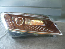 Laden Sie das Bild in den Galerie-Viewer, Frontscheinwerfer Skoda Superb III 3V1941016B Xenon Rechts Headlight