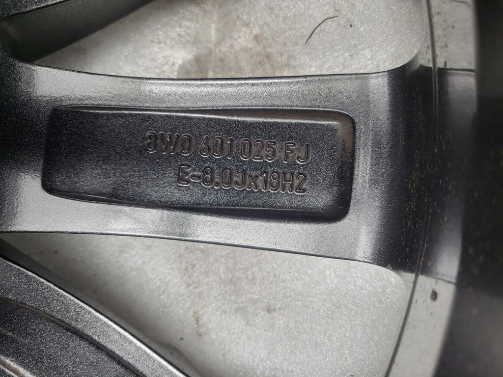 1x Alufelge 18 Zoll 8.0" 5x112 40ET Glanz Silber 8W0601025FJ Audi A4 Mg FEL8975073471vi