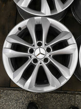 Laden Sie das Bild in den Galerie-Viewer, 4x Alufelge 17 Zoll 7.0" 5x112 48 5ET A2054018000 Mercedes-Benz Viano Rim Wheel FEL4847264967go
