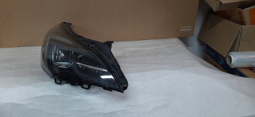 Frontscheinwerfer Opel Astra 39195689 LED Rechts Scheinwerfer Headlight