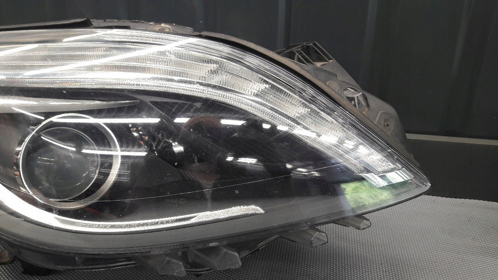 Frontscheinwerfer Mercedes-Benz W246 A2468200861 Xenon Rechts Headlight