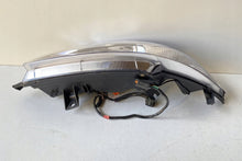 Laden Sie das Bild in den Galerie-Viewer, Frontscheinwerfer Ford WR2A13006 Links Scheinwerfer Headlight