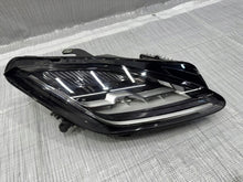 Laden Sie das Bild in den Galerie-Viewer, Frontscheinwerfer Jaguar E-Pace Rechts Scheinwerfer Headlight SCH8301096955is