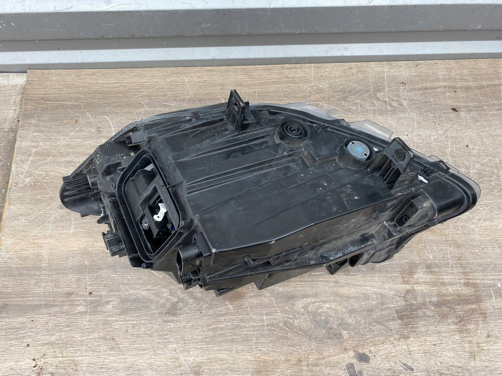 Frontscheinwerfer Mercedes-Benz Sprinter A9109065800 90139119AF Rechts Headlight