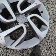 Laden Sie das Bild in den Galerie-Viewer, 1x Alufelge 16 Zoll 6.5" 4x108 20ET Glanz Silber Opel Crossland X Rim Wheel FEL2734841676dm