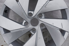 Load image into Gallery viewer, 1x Alufelge 17 Zoll 7.5" 5x112 51ET Glanz Silber 5H0601025BE VW Golf Viii FEL7305757055fe