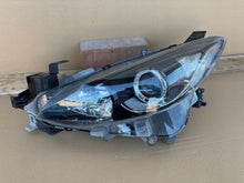 Laden Sie das Bild in den Galerie-Viewer, Frontscheinwerfer Mazda 3 B45A-51040 Links Scheinwerfer Headlight SCH5200878783ex