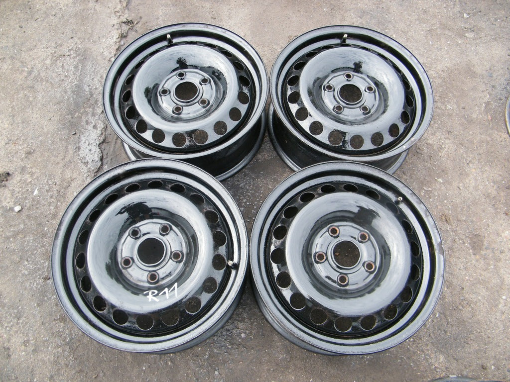4x Alufelge 15 Zoll 6.0" 5x112 47ET Silber VW Caddy V Golf III Jetta VI Touran FEL2458192249il