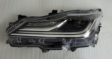 Laden Sie das Bild in den Galerie-Viewer, Frontscheinwerfer Toyota Corolla 81150-02T51-00 Links Scheinwerfer Headlight SCH4442574753om