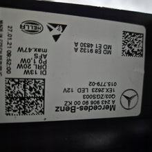Laden Sie das Bild in den Galerie-Viewer, Frontscheinwerfer Mercedes-Benz Eqb A2439069000 Rechts Scheinwerfer Headlight SCH3253560131iq