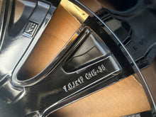 Laden Sie das Bild in den Galerie-Viewer, 1x Alufelge 19 Zoll 7.0" 5x108 38ET Glanz Schwarz YP00174580 Opel Grandland FEL7548203754iv