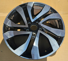 Load image into Gallery viewer, 1x Alufelge 17 Zoll 7.5" 5x112 45ET Glanz Schwarz 2GA601025AF VW T-Roc Troc FEL2898278721kl