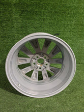 Laden Sie das Bild in den Galerie-Viewer, 1x Alufelge 16 Zoll 6.0" 5x100 38ET 657601025AJ Skoda Scala Kamiq Rim Wheel FEL8571899820re