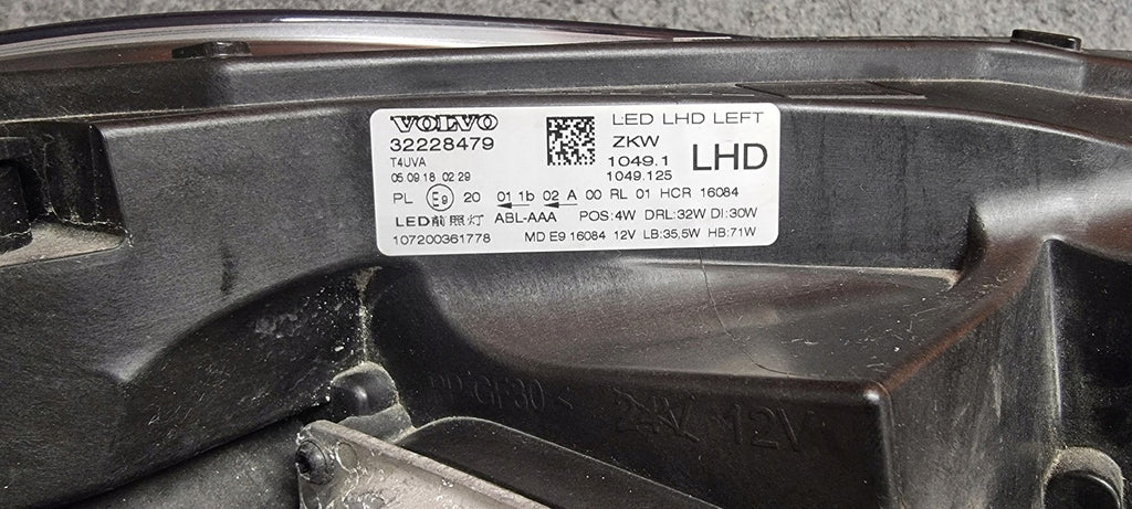 Frontscheinwerfer Volvo V40 32228479 LED Links Scheinwerfer Headlight SCH3849062375xr