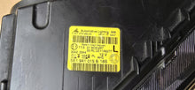 Laden Sie das Bild in den Galerie-Viewer, Frontscheinwerfer Skoda Octavia III 5E1941015B Bi-Xenon Links Headlight SCH2388911052kw