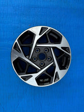 Load image into Gallery viewer, 1x Alufelge 16 Zoll 6.5" 5x114.3 50ET Glanz Graphit 52910-G4AA0 Hyundai I30 Iii FEL1662894332ut