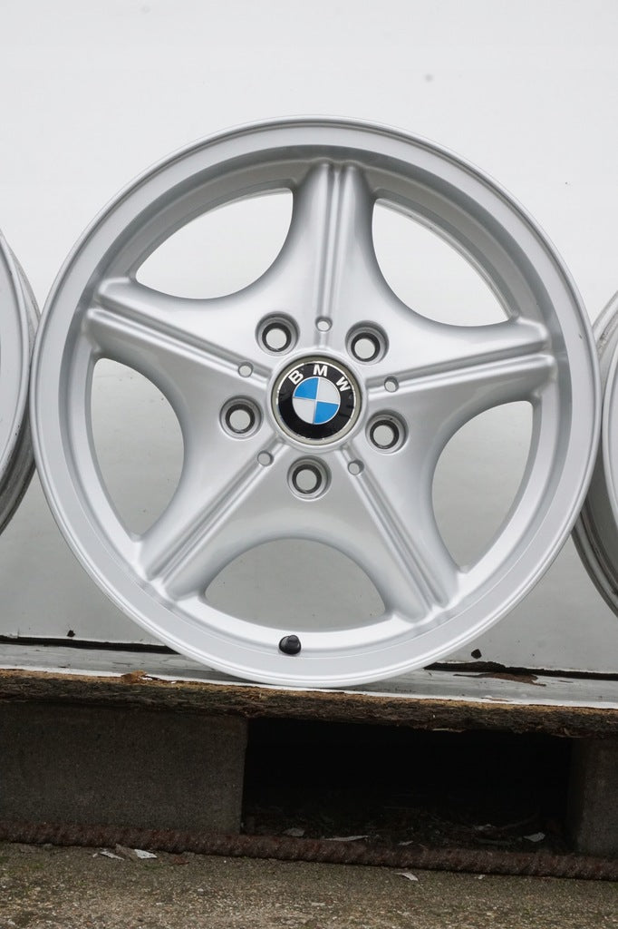 4x Alufelge 16 Zoll 7.0" 5x120 46ET 1092260 BMW Rim Wheel FEL2481880387ra