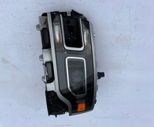 Laden Sie das Bild in den Galerie-Viewer, Frontscheinwerfer Ford DA83-13006-BM Links Scheinwerfer Headlight SCH3124100142zo