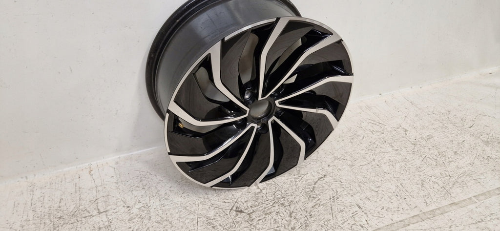 1x Alufelge 17 Zoll 7.5" 5x112 51ET Glanz Schwarz 5H0601025 VW Golf Viii FEL2857924940sk