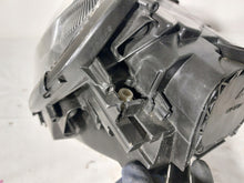 Laden Sie das Bild in den Galerie-Viewer, Frontscheinwerfer Mini Countryman R60 9808249-06 Bi-Xenon Links Headlight