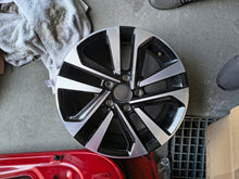 Laden Sie das Bild in den Galerie-Viewer, 1x Alufelge 16 Zoll 6.5" 5x112 46ET Glanz Schwarz 5G0601025EA VW Golf Vii FEL1598115050va