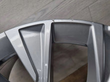Laden Sie das Bild in den Galerie-Viewer, 1x Alufelge 18 Zoll 8.0" 5x112 44ET Glanz 3P0601025E Skoda Superb Rim Wheel FEL6708715541sr
