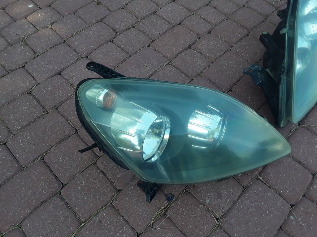 Frontscheinwerfer Opel Zafira B Ein Stück (Rechts oder Links) Headlight