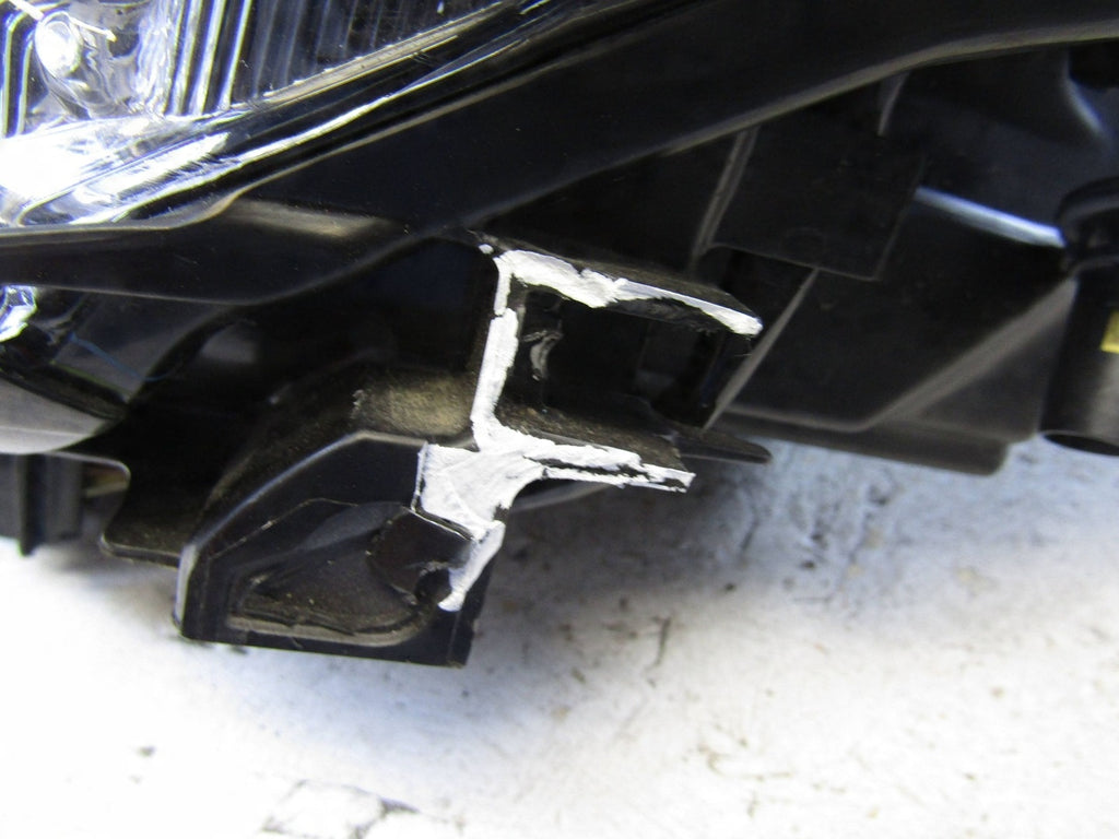 Frontscheinwerfer Mazda II D43N-51040 LED Links Scheinwerfer Headlight