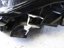 Laden Sie das Bild in den Galerie-Viewer, Frontscheinwerfer Mazda II D43N-51040 LED Links Scheinwerfer Headlight