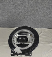 Laden Sie das Bild in den Galerie-Viewer, Frontscheinwerfer Mercedes-Benz W463 A4639068802 LED Rechts Headlight SCH1385433607ay