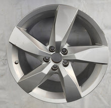 Load image into Gallery viewer, 1x Alufelge 17 Zoll 6.5&quot; 5x112 39ET Glanz Silber 2GM601025A VW T-Cross Rim Wheel