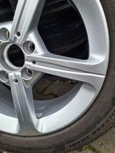Load image into Gallery viewer, 1x Alufelge 17 Zoll 6.5&quot; 5x112 44ET Glanz Silber A1774011200 Mercedes-Benz