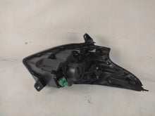 Laden Sie das Bild in den Galerie-Viewer, Frontscheinwerfer Opel Vivaro B 260606315R Ein Stück (Rechts oder Links)