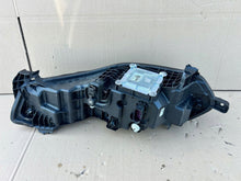 Laden Sie das Bild in den Galerie-Viewer, Frontscheinwerfer Renault Megane E-Tech 260109843R LED Rechts Headlight SCH7749526930vh