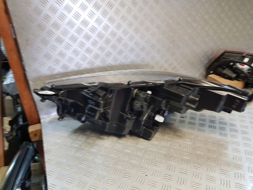 Frontscheinwerfer Toyota 4 Yaris Full LED Rechts Scheinwerfer Headlight