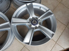 Laden Sie das Bild in den Galerie-Viewer, 4x Alufelge 17 Zoll 8.5" 5x112 58ET Glanz Silber A2044019002 Mercedes-Benz W204 FEL7924257621nq