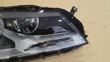 Laden Sie das Bild in den Galerie-Viewer, Frontscheinwerfer VW Passat B7 3AB941006 Rechts Scheinwerfer Headlight SCH2245279581gk