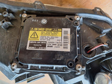 Laden Sie das Bild in den Galerie-Viewer, Frontscheinwerfer Toyota Verso 81150-0F100-00 Xenon Links Scheinwerfer Headlight