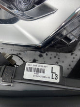 Load image into Gallery viewer, Frontscheinwerfer Toyota C-Hr Chr 81110-F4030 Ein Stück (Rechts oder Links)