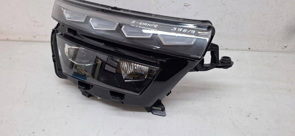 Frontscheinwerfer Skoda Kamiq 0021377709 658941015B Rechts Headlight SCH9251843286ai