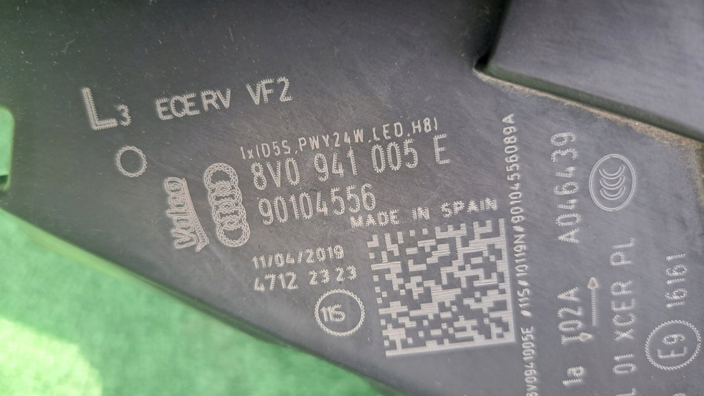 Frontscheinwerfer Audi A3 8V0941005E Xenon Ein Stück (Rechts oder Links) SCH9546693237rm