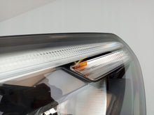 Laden Sie das Bild in den Galerie-Viewer, Frontscheinwerfer Renault Master 260105567R Rechts Scheinwerfer Headlight SCH5775811181ph