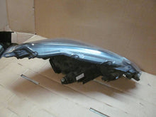 Load image into Gallery viewer, Frontscheinwerfer Toyota Yaris Links Scheinwerfer Headlight