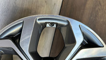 Load image into Gallery viewer, 1x Alufelge 17 Zoll 7.0&quot; 5x114.3 53ET 52910-J7400 Kia Rim Wheel