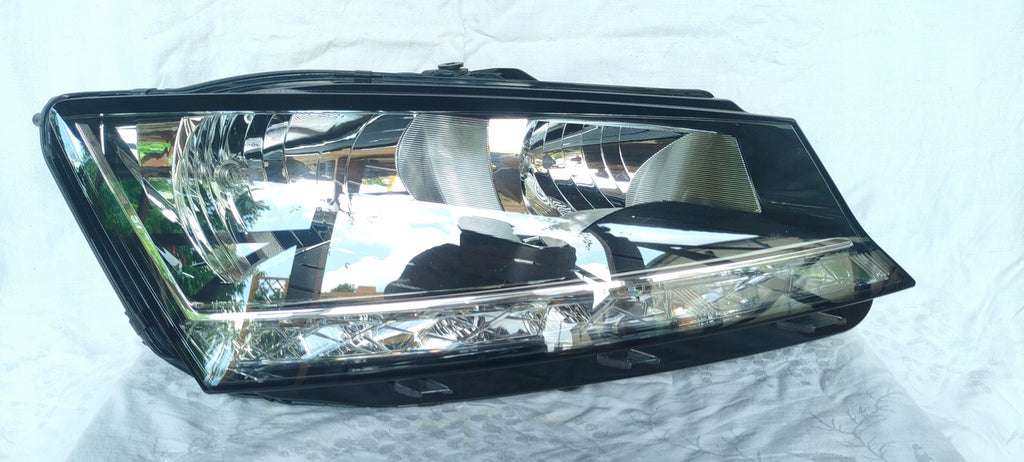 Frontscheinwerfer Skoda Fabia III 6V1941016D Rechts Scheinwerfer Headlight SCH7414902203dy