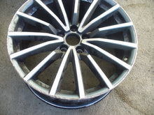 Laden Sie das Bild in den Galerie-Viewer, 1x Alufelge 19 Zoll 8.5" 5x112 32ET Glanz Schwarz Audi Rim Wheel FEL1924307865rz
